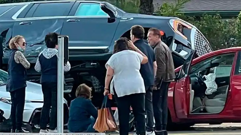 Arnold Schwarzenegger protagonizó un choque múltiple en Los Ángeles