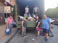 En cuatro días, juntaron un camión de donaciones para Bahía Blanca