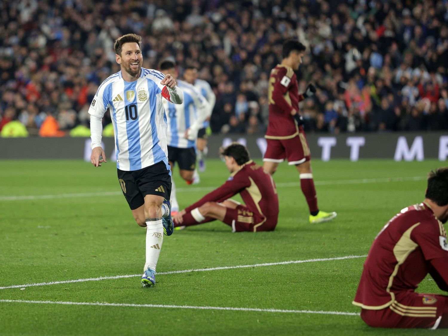 Messi brilló en su despedida oficial del público argentino