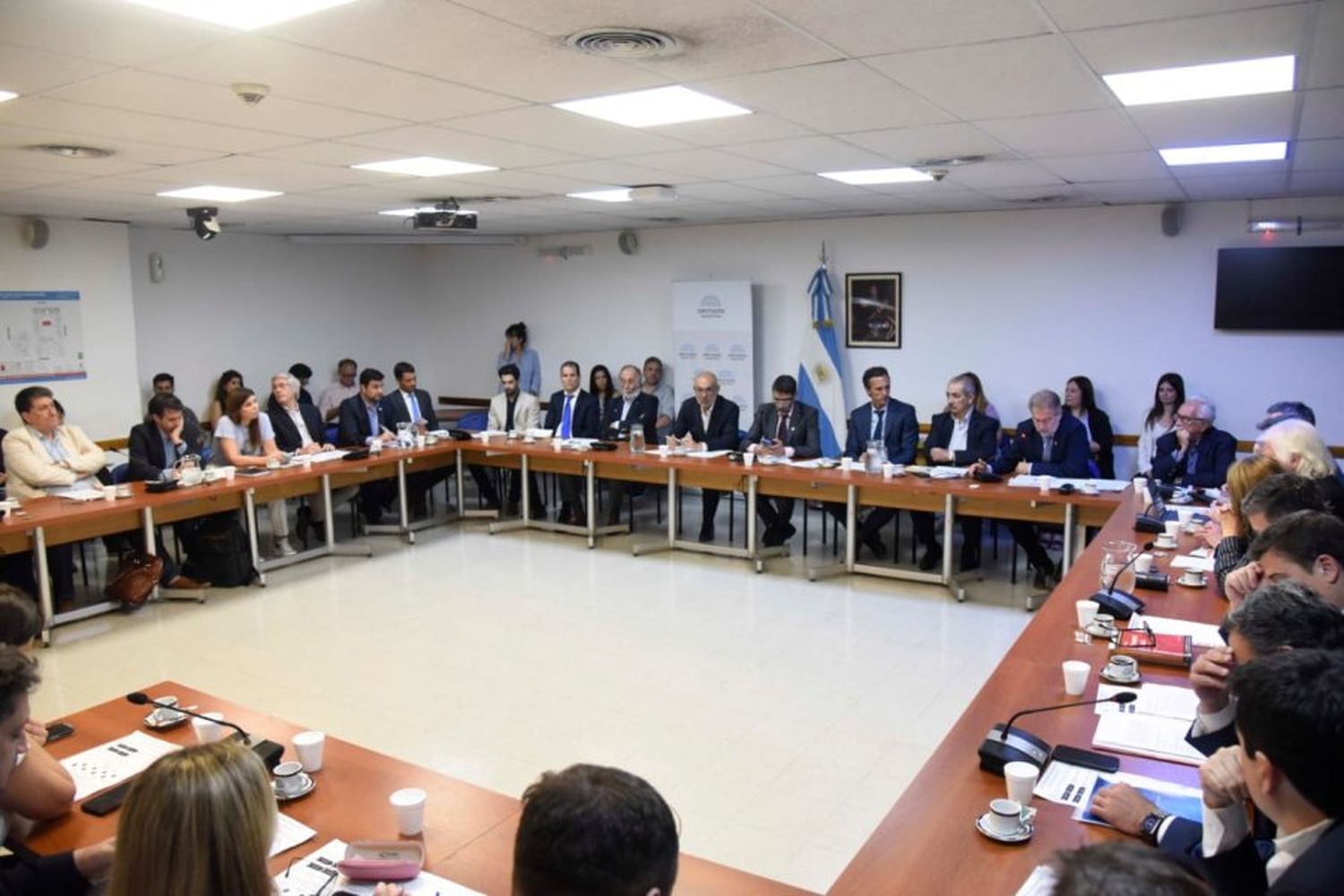 Mirabella, participó de la reunión de la Comisión de Justicia en la que se dio inicio al tratamiento del proyecto para fortalecer la Justicia Penal Federal en la Provincia de Santa Fe.