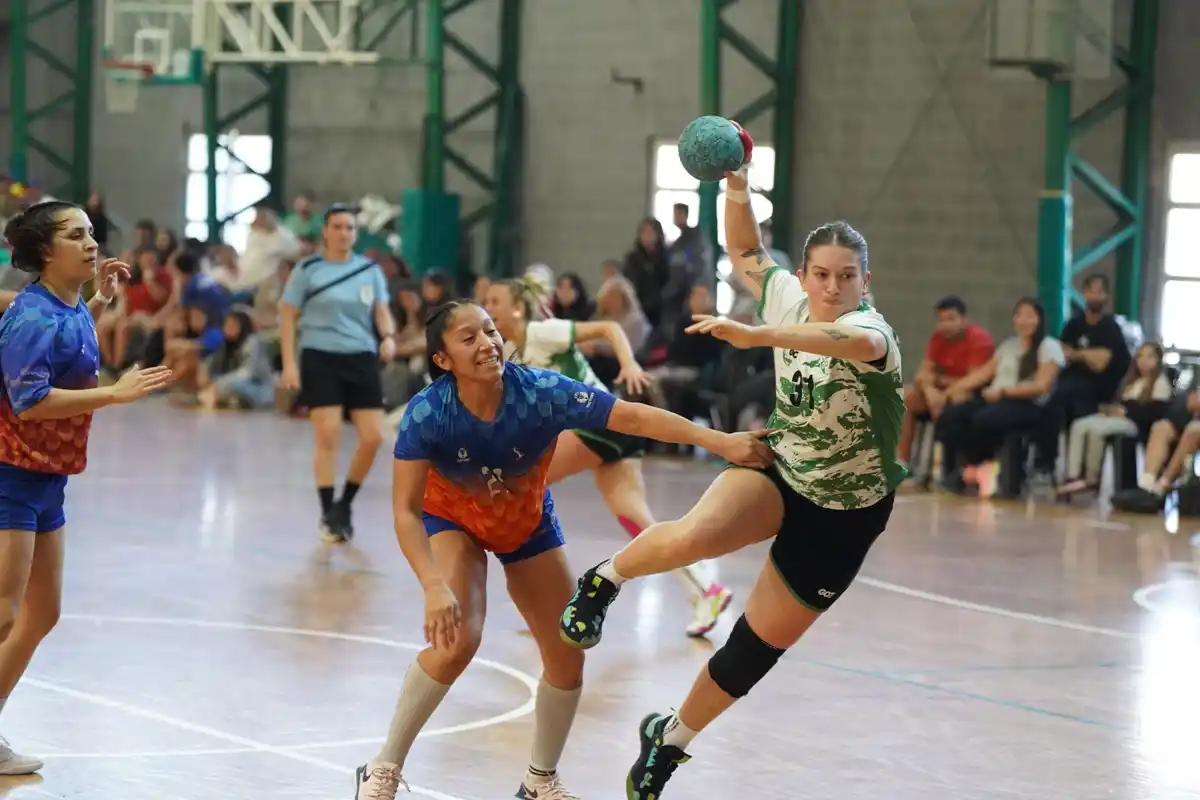 Once Unidos mantuvo la categoría en la rama femenina del Nacional A