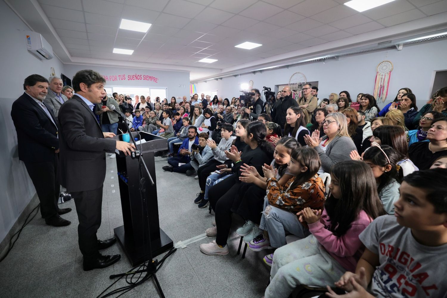 Kicillof en Berisso: “No vamos a entregar la educación pública porque es un derecho que conquistó nuestro pueblo”