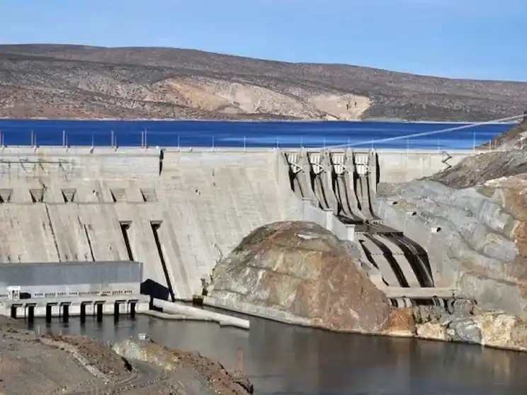 El Estado firmó los nuevos contratos de las represas patagónicas