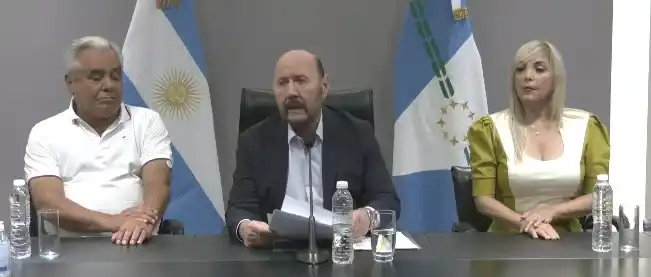 El Gobernador anunció un aumento salarial del 14% para estatales