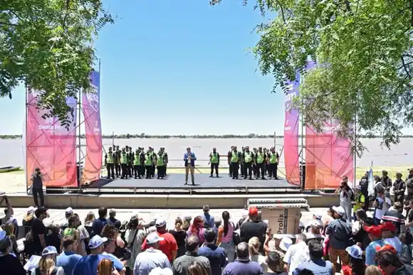  “Queremos que cada persona que elija Santa Fe en estas vacaciones, decida volver”, dijo Pullaro