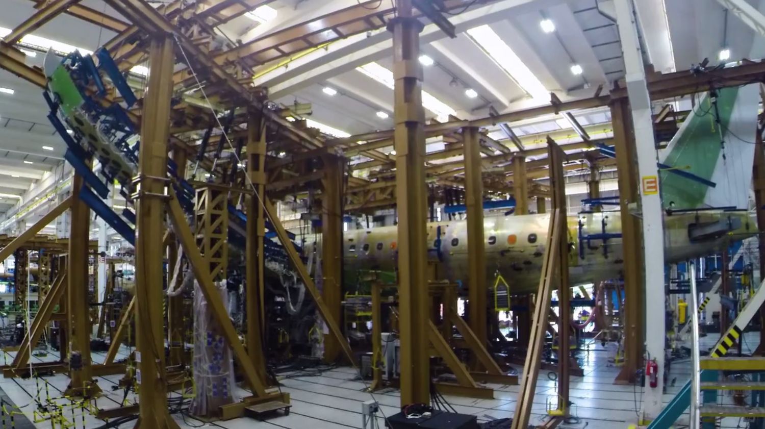 [Video] Las alas del Embraer E190-E2 pasaron las pruebas de flexibilidad