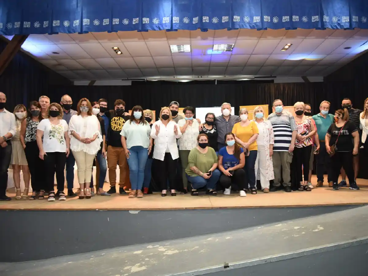 Viviendas: Benedetti anunció la compra de terrenos y nuevo plan para 2022               