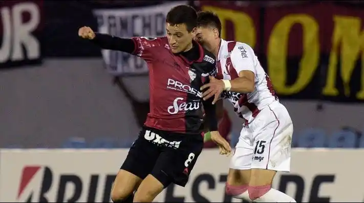 Colón empató sin goles con River Plate de Uruguay