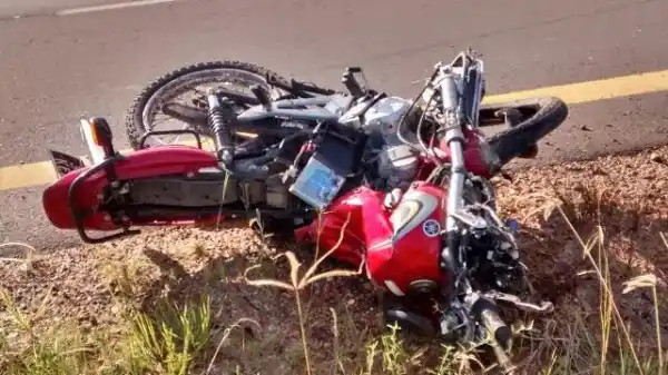 Un joven motociclista chocó contra un auto en la Autovía 14 y falleció
