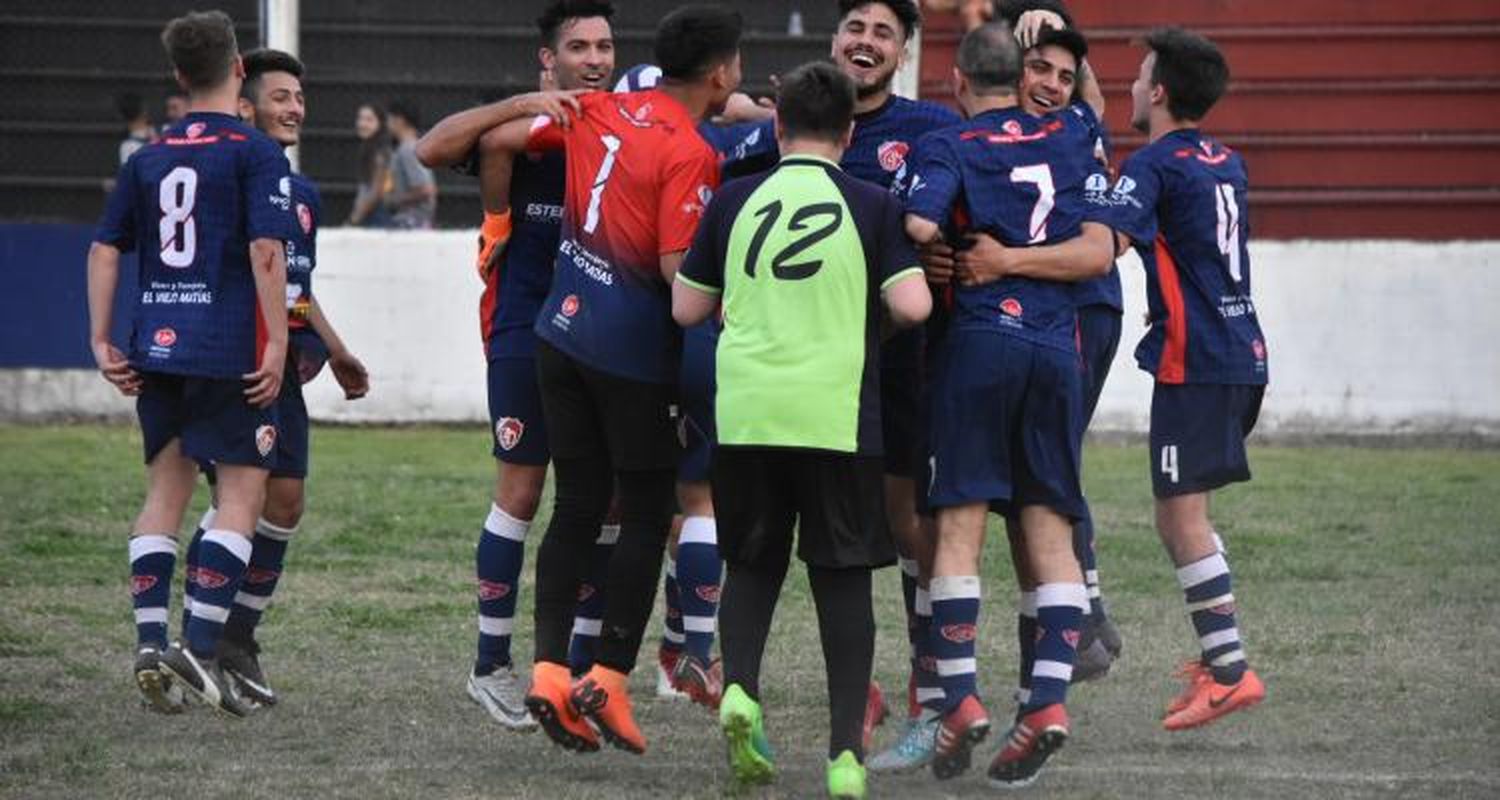Mitre se llevó un clásico peleado y estiró su racha ante Paraná