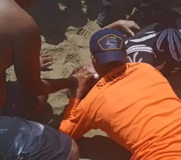 Mujer MUERE ahogada en una playa de La Guaira