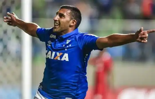 Intratable: mirá el doblete de Wanchope Ábila en la Copa de Brasil