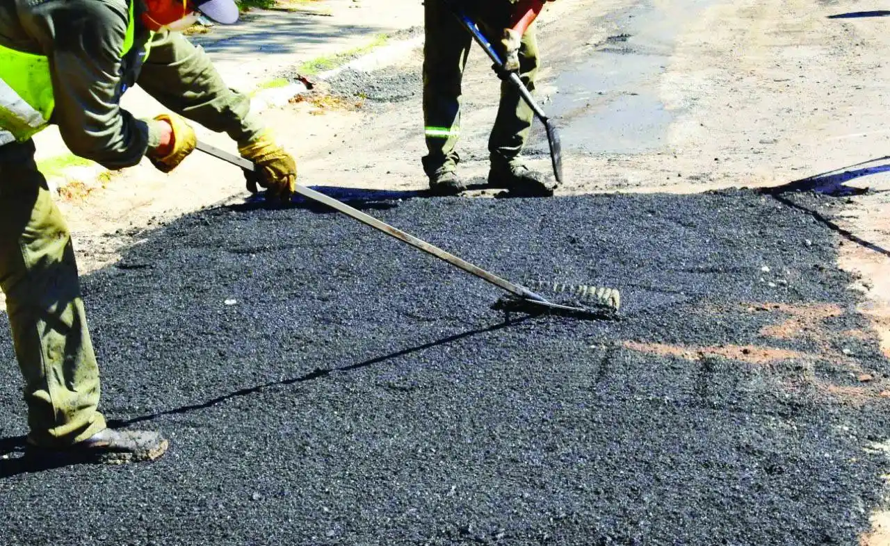 Bacheo,  enripiado y  repavimentación