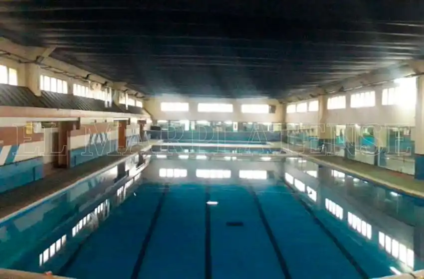 Después de 3 años, empezaron las obras en la pileta cubierta del CEF