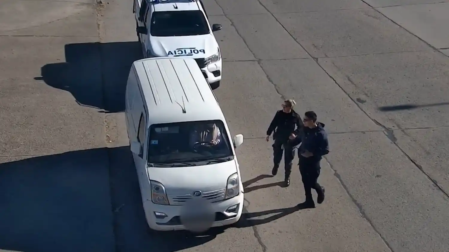 Después que se activara el sistema LPR, los operadores del COM iniciaron el seguimiento y fue interceptado en Juan B Justo y España.