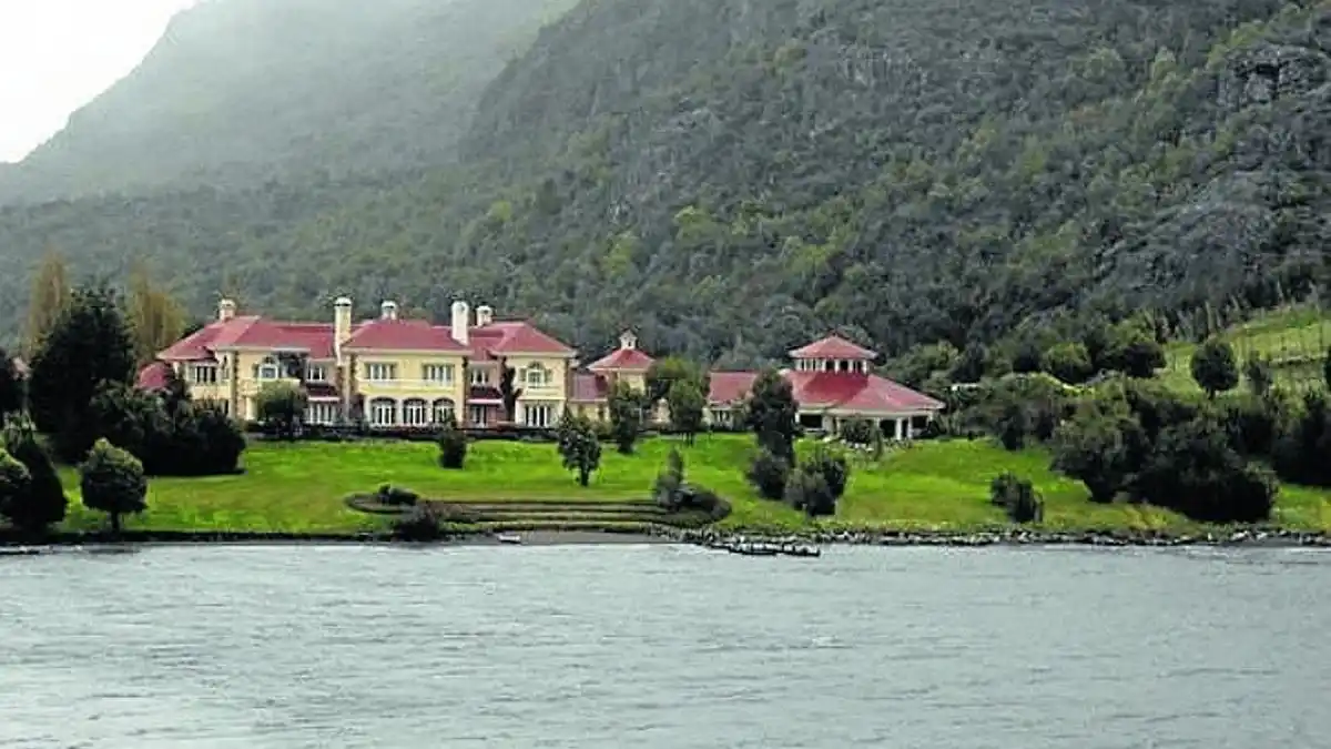 Allanaron la estancia en Lago Escondido del magnate británico Joe Lewis