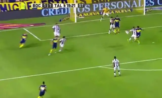 El árbitro bajo la lupa: el penal no cobrado a Boca y el brutal pisotón de Gago