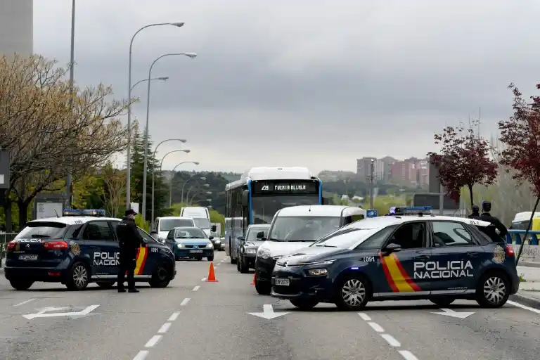 España parecía comenzar a doblegar al coronavirus, con más de 13 mil fallecidos