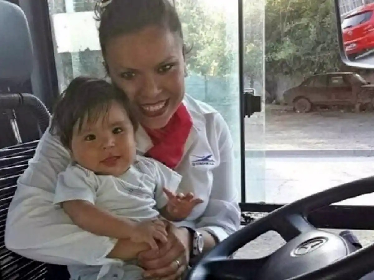 Una colectivera revivió a un bebé que no respiraba en Salta