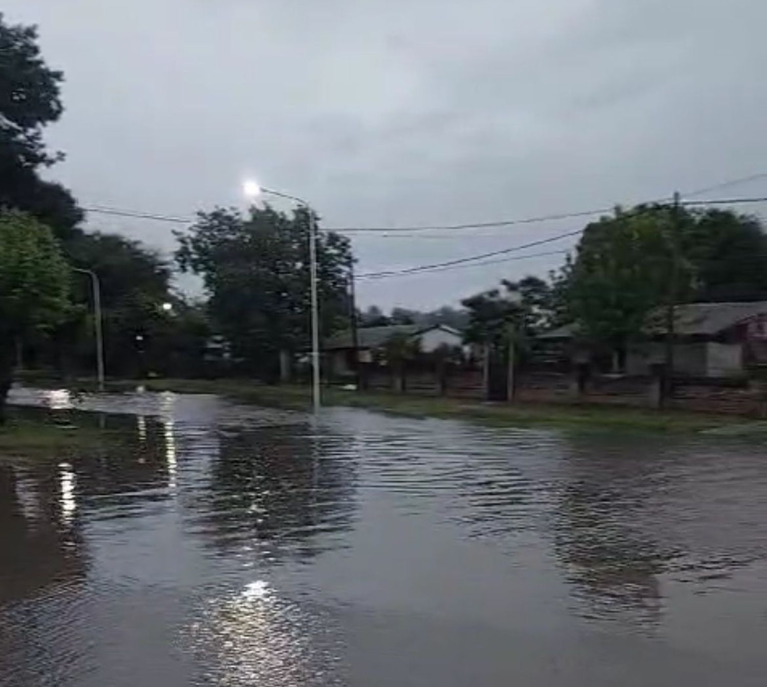 Video: en 40 minutos precipitaron 115 milímetros en Villa Guillermina