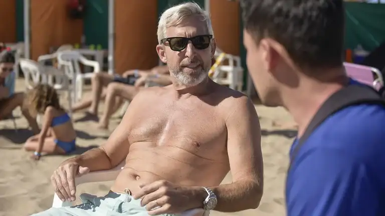 Relax en el mar y mates junto a López Murphy: Las vacaciones de Rogelio Frigerio