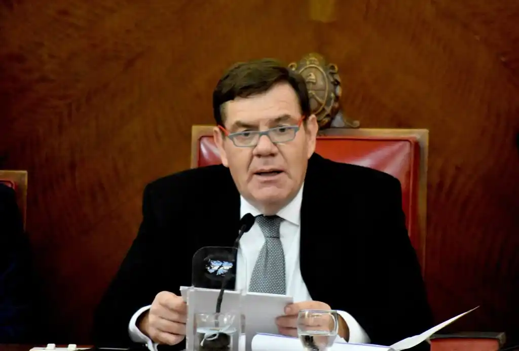 Mar del Plata: Intendente reducirá un 20% su sueldo y un 15% el de todos sus funcionarios