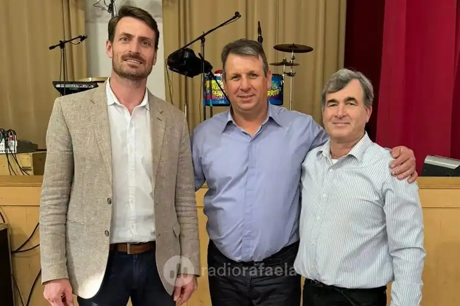 Las autoridades de la región acompañaron el 135° aniversario de Esmeralda y la inauguración de una plazoleta