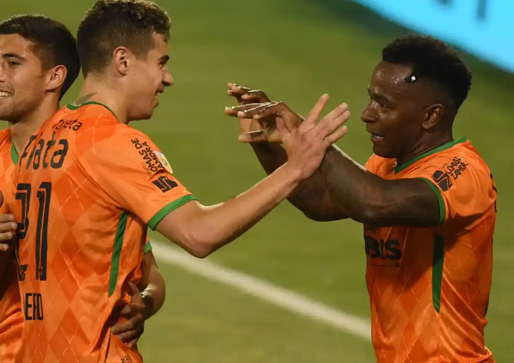 Banfield goleó a Central y confirmó su gran momento