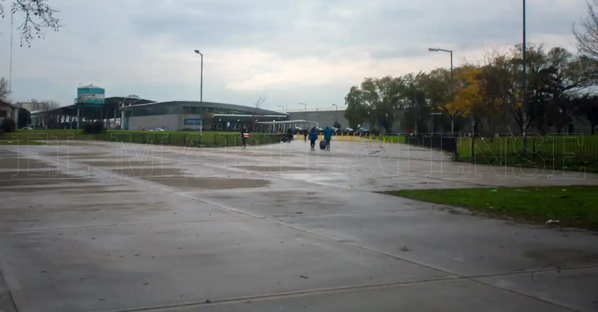 Plaza Rocha: la comuna propone reubicar a los feriantes en Luro y San Juan