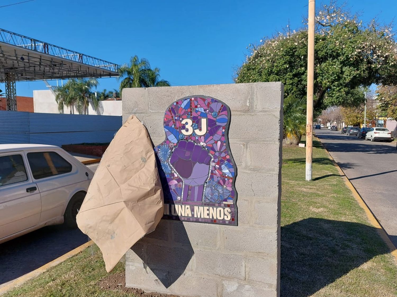 MURAL NI UNA MENOS LUZ MENDEZ
