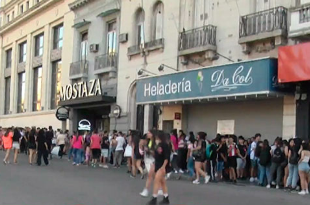 Las filas que se generaron fueron enormes.