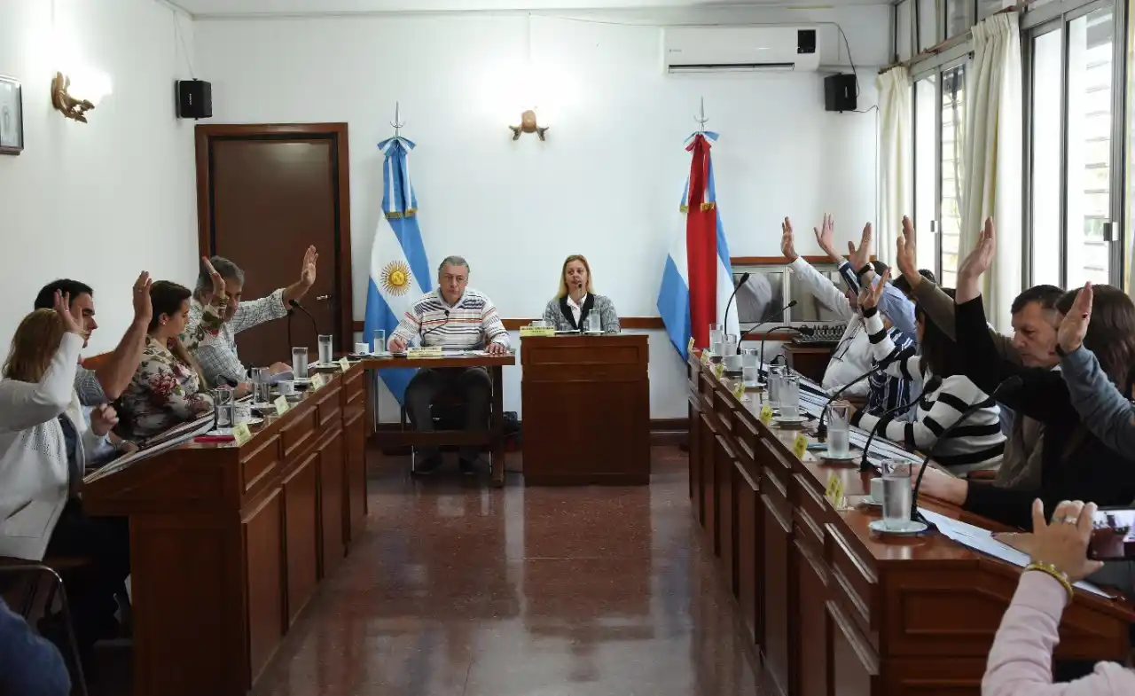 “No estamos de acuerdo como el gobierno administra el dinero de los ciudadanos”, señaló el concejal peronista Fontana