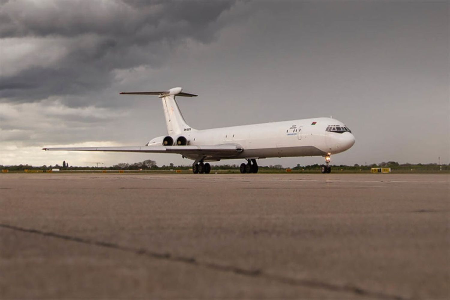 Un Ilyushin IL-62 de la era soviética llega Brasil para recoger armamento y llevarlo a Sudán