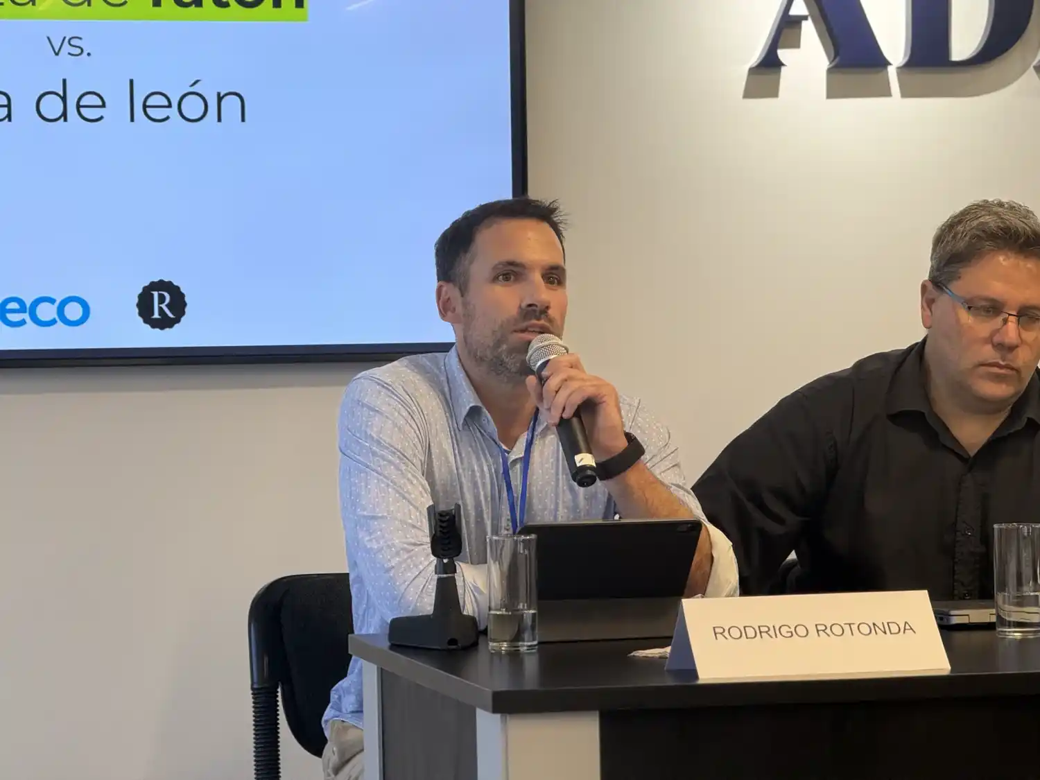 Rodrigo en Adepa - 2