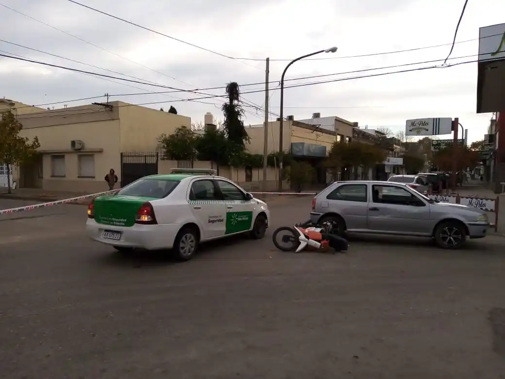 Accidente en Colón y Mitre: un joven trasladado al Hospital