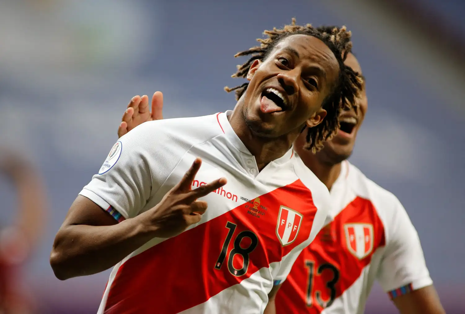 Carrillo festeja el único gol en Brasilia.