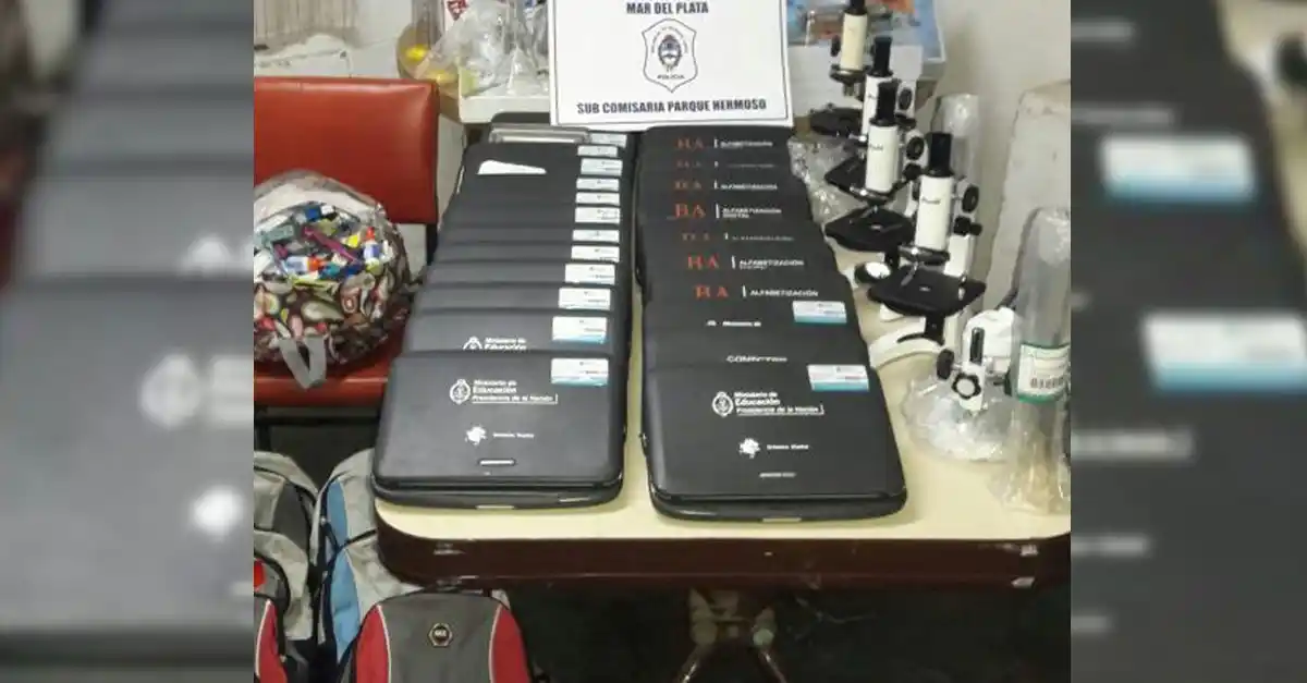 Cayó menor que le robó a una escuela: tenía 40 netbooks en su casa