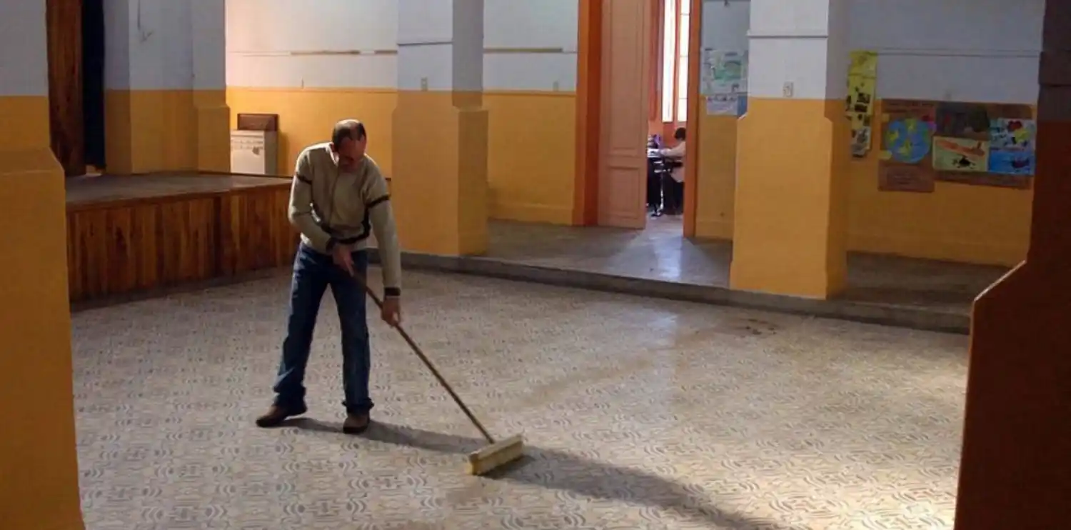 La Provincia busca porteros y cocineros para las escuelas: Cuáles son las condiciones y cómo hacer para anotarse