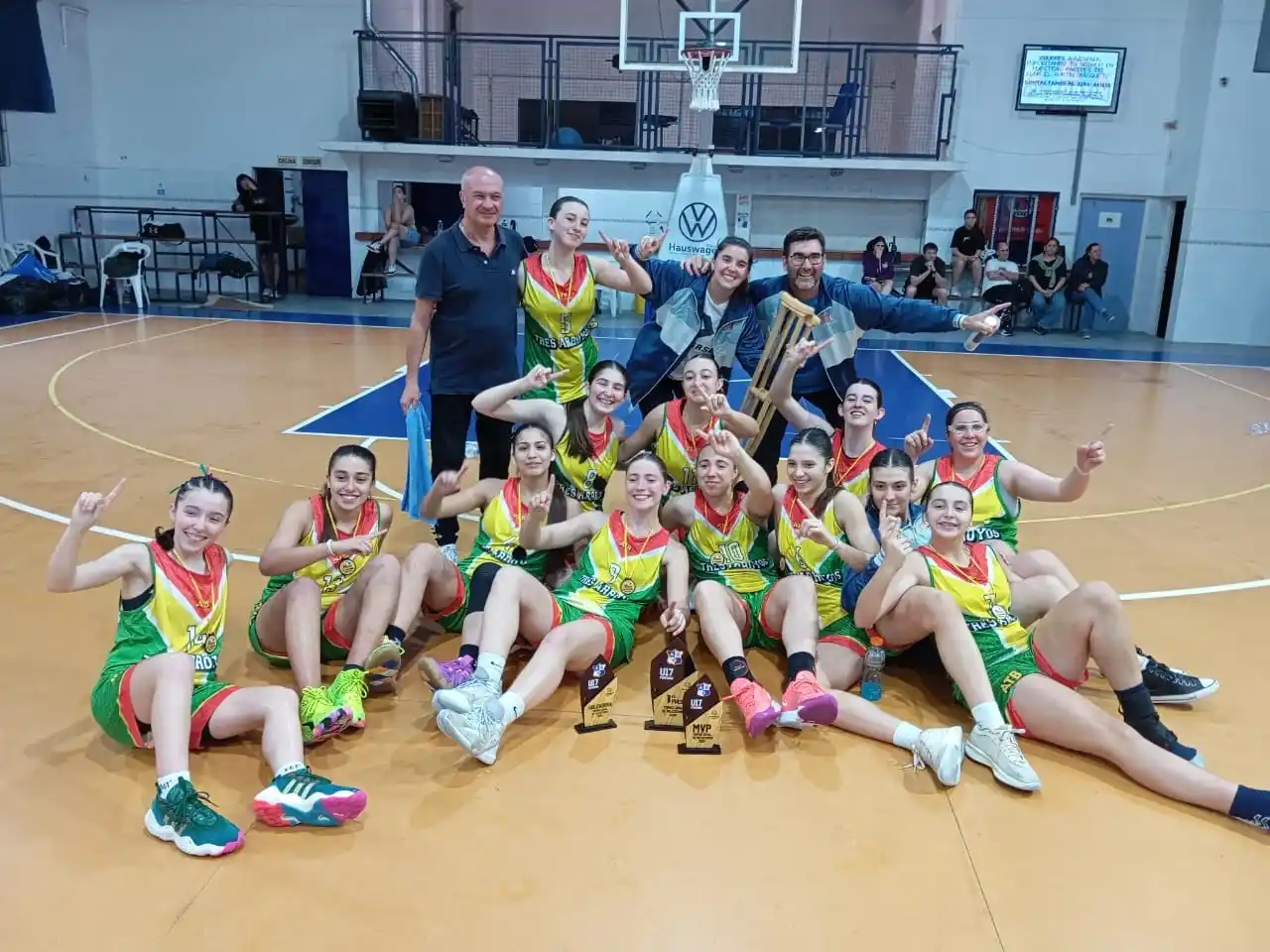 Selección U17 feminina de basquet campeona del zonal