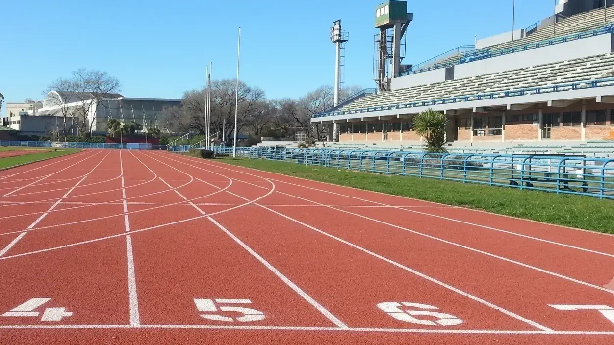 "Mar del Plata Corre" el 9 de agosto: atletas marplatenses juntan fondos para arreglar la pista municipal