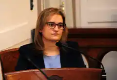 Condino anticipó que si no se vota la ordenanza "queda la nada y la nada es que se pueda fumigar en la plaza"