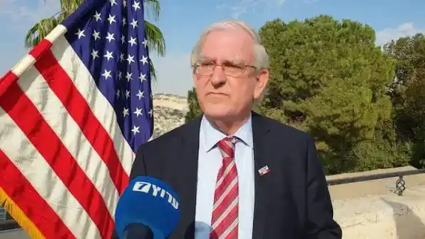 El dirigente argumentó que un cambio diplomático sería una forma de reconocer el respaldo del presidente Javier Milei a Estados Unidos y a Israel.