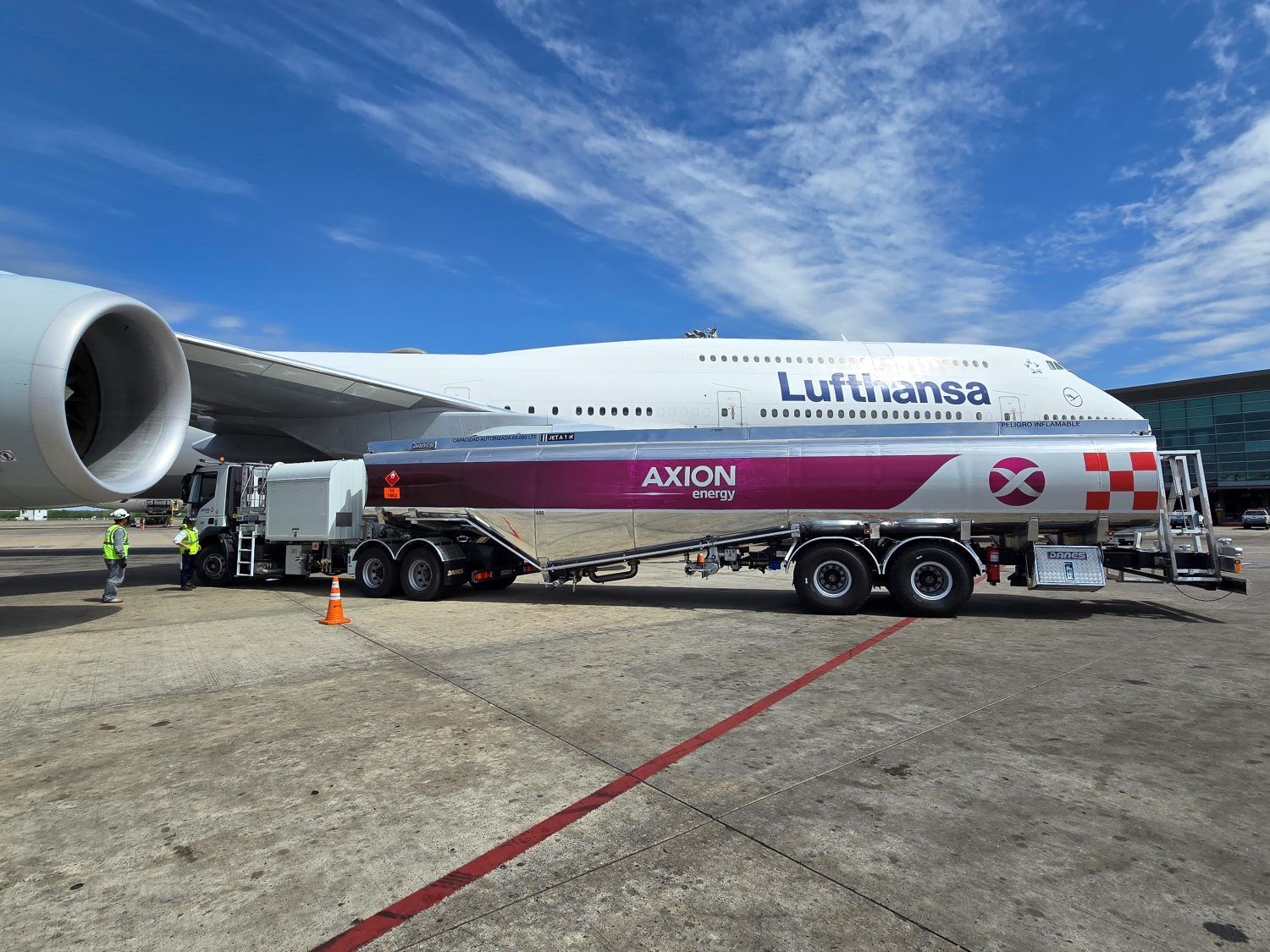 De Rosario a Ezeiza: AXION energy incorpora avanzado camión cisterna de fabricación local