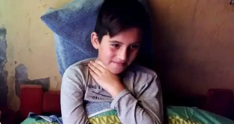 Emerson aguarda una nueva operación para regresar a la escuela