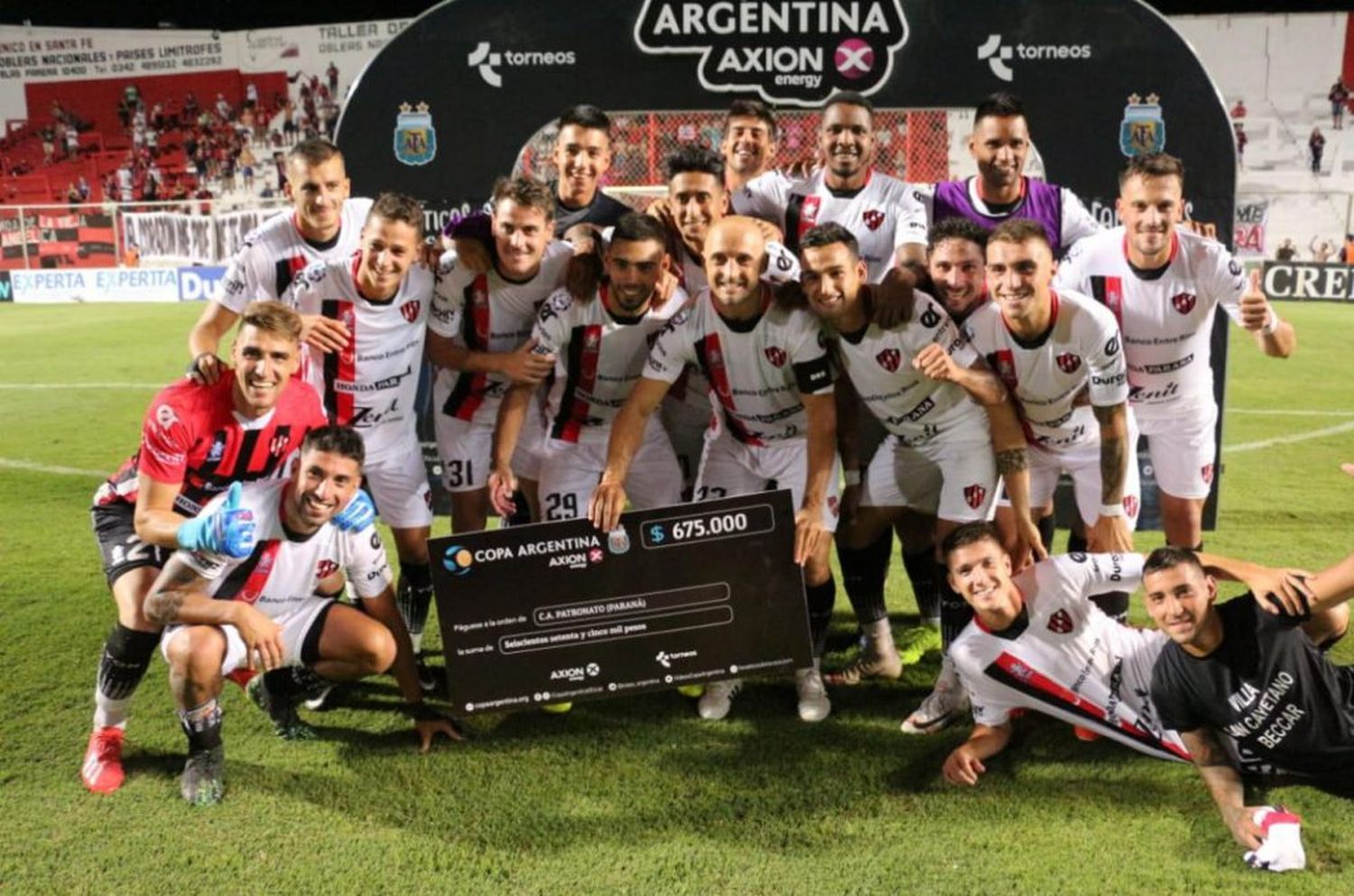 Patronato se impuso en los penales a Instituto