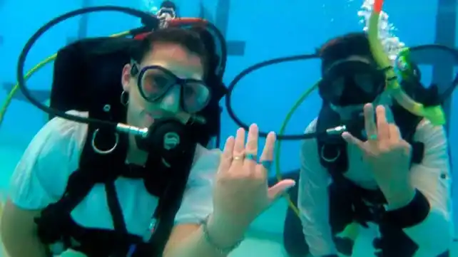 Concepción del Uruguay: contrajeron matrimonio bajo el agua