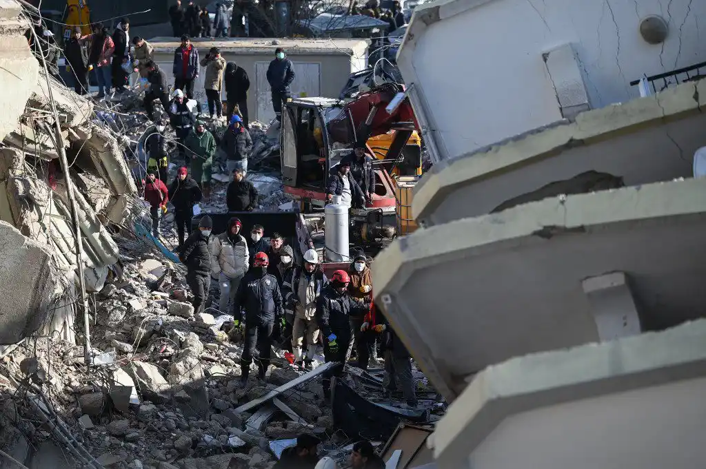 ¡Y LA CIFRA SIGUE EN ASCENSO! Más de 17 mil muertes por TERREMOTO EN SIRIA Y TURQUÍA