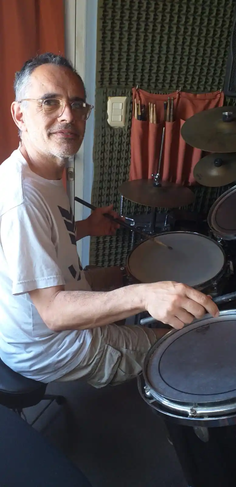 Pablo Suárez, un músico que aprendió a ser un importante y querido profesor