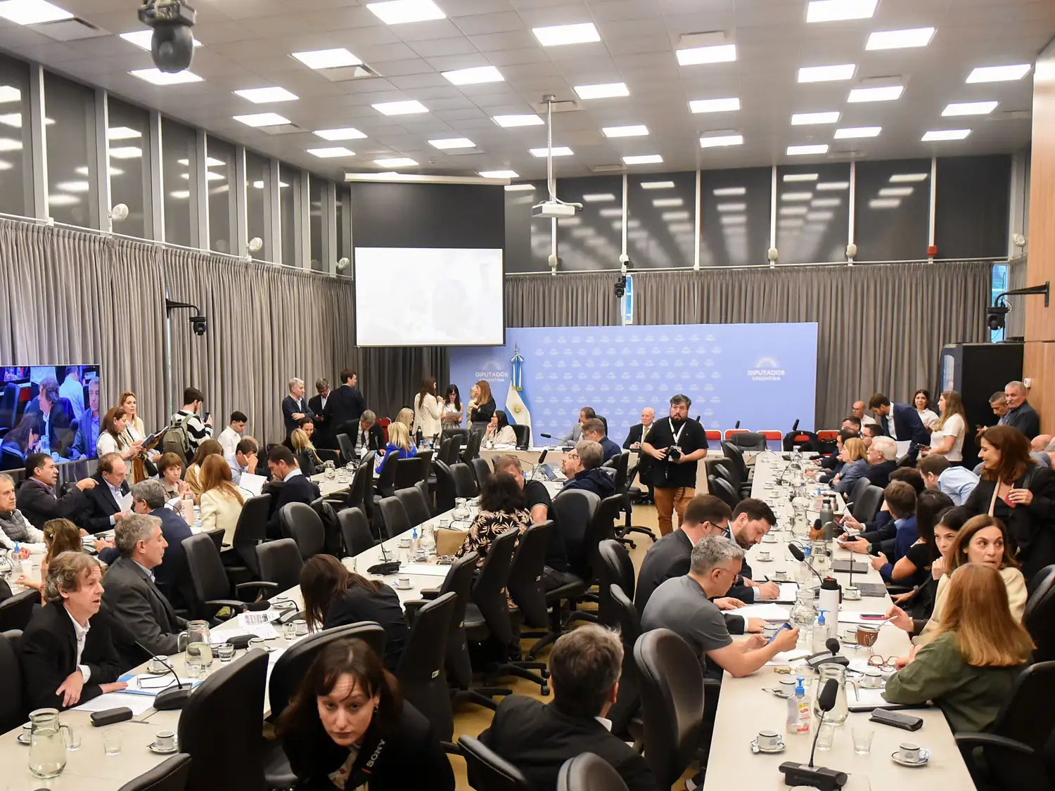 La comisión de Presupuesto emitió el dictamen.