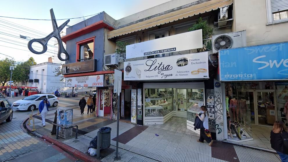 Hicieron un boquete desde el comercio aledaño